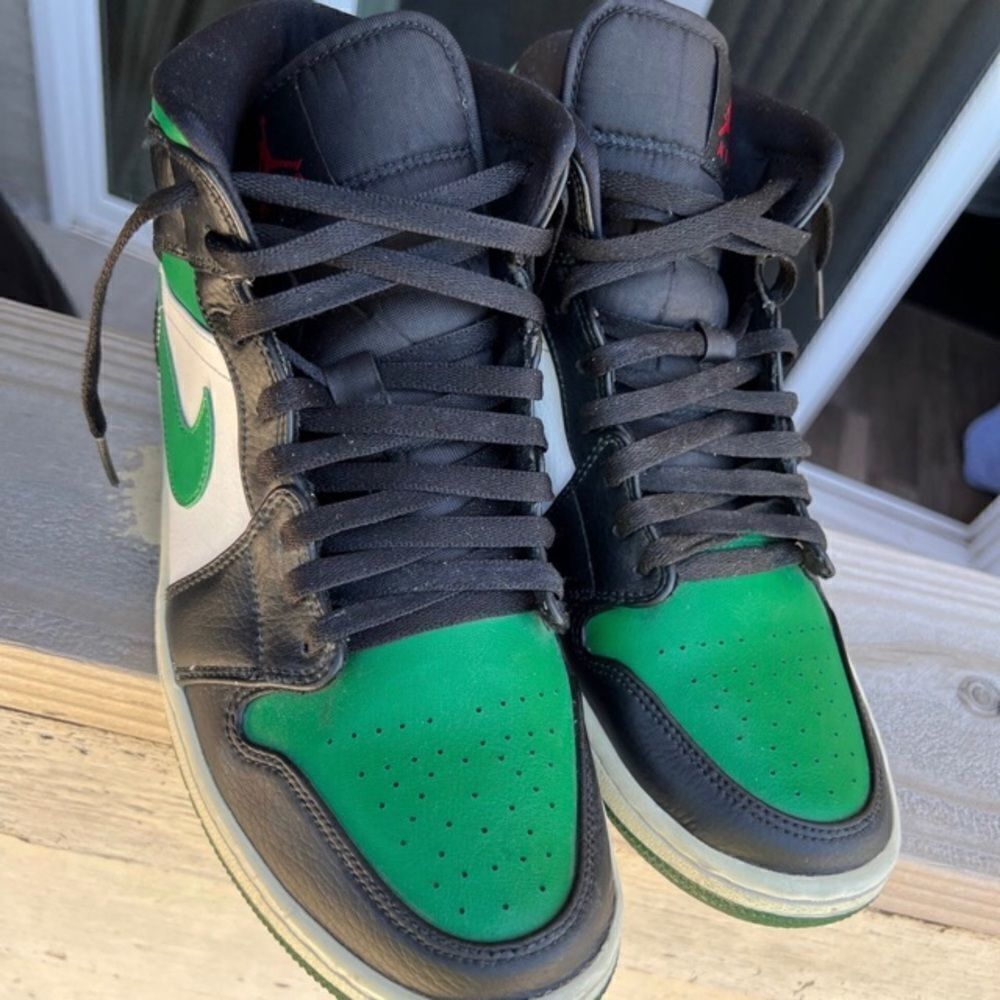 Air Jordan 1 Mid Pine Green (Size 10) Nike dunk